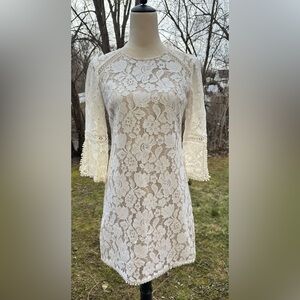 Vince Camuto Ivory Lace Shift Dress 3/4 Length Delicate Bell Cuff Sleeves Size 2